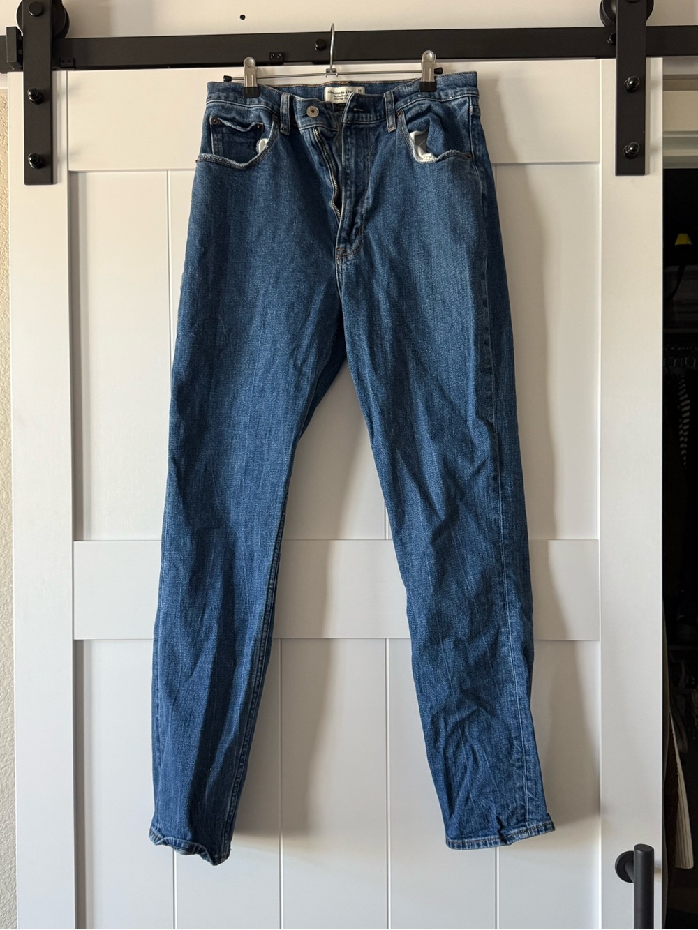 Abercrombie & Fitch Women’s The Slim Straight Ultra High Rise Blue Jeans - Picture 4 of 11